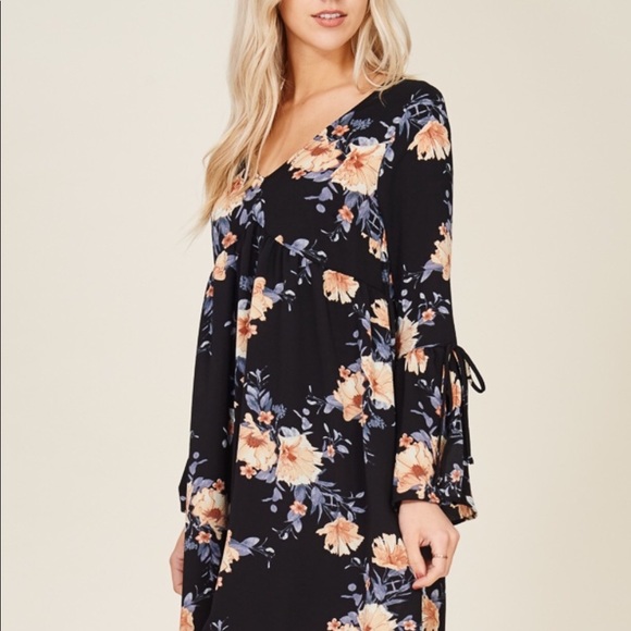 New! Mellie Floral Dress - Picture 3 of 4